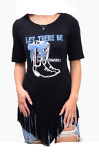 Lade das Bild in den Galerie-Viewer, Let There Be T-Shirt Westernshirt Westernwear Fransen Line Dance Western schwarz
