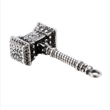 Lade das Bild in den Galerie-Viewer, „Donnerhammer Galdur“ Kettenanhänger aus Edelstahl – 58 × 28 × 15 mm