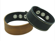 Lade das Bild in den Galerie-Viewer, Urban Cuff Breites Lederarmband mit Ziernaht, verstellbar – 2,5 cm breit
