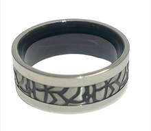 Lade das Bild in den Galerie-Viewer, Shadow Mosaic Ring Bandring aus Edelstahl, 10 mm breit