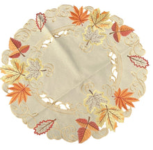 Lade das Bild in den Galerie-Viewer, Kastanie Herbst Blatt Tischläufer Tischdecke Mitteldecke Deckchen gestickt creme
