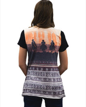 Lade das Bild in den Galerie-Viewer, Ärmellose Weste Cardigan Cowboys reiten in Sonnenuntergang Damen lang