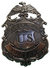 Lade das Bild in den Galerie-Viewer, Deko US Deputy Marshal Marke im Antik Finish Look, mit Adlerverzierung