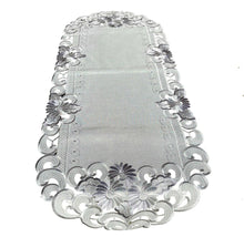 Lade das Bild in den Galerie-Viewer, Blumen silber / grau Tischläufer Tischdecke Mitteldecke Deckchen gestickt