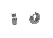 Lade das Bild in den Galerie-Viewer, Silver Frost Creolen Edelstahl silberfarben – Ø 10 mm, 4 mm