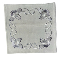 Lade das Bild in den Galerie-Viewer, Blumen silber / grau Tischläufer Tischdecke Mitteldecke Deckchen gestickt