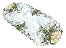 Lade das Bild in den Galerie-Viewer, Weiße Maiglöckchen Tischläufer Tischdecke Mitteldecke Deckchen gestickt