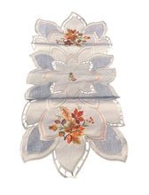 Lade das Bild in den Galerie-Viewer, Eichen Ahorn Kastanie Herbst Tischläufer Tischdecke Mitteldecke Deckchen creme