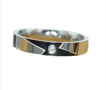 Lade das Bild in den Galerie-Viewer, Crystal Line Ring Bandring Partnerring mit Zirkonia Edelstahl 4 mm breit
