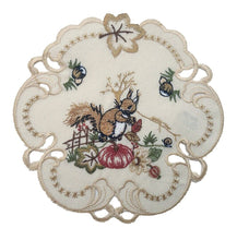 Lade das Bild in den Galerie-Viewer, Tischdecke Eichhörnchen