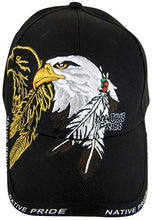 Lade das Bild in den Galerie-Viewer, Basecap, Mütze mit Schild und bestickt mit Adler Federn Native Pride