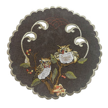 Lade das Bild in den Galerie-Viewer, Eulen Kastanie Herbst Tischläufer Tischdecke Mitteldecke Deckchen gestickt braun
