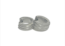 Lade das Bild in den Galerie-Viewer, Silver Frost Creolen Edelstahl silberfarben – Ø 10 mm, 4 mm