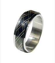 Lade das Bild in den Galerie-Viewer, Urban Orbit Spinner Bandring Dreh-Ring mit Gravurlinien 8 mm breit