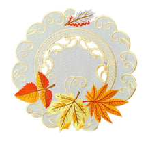 Lade das Bild in den Galerie-Viewer, Kastanie Herbst Blatt Tischläufer Tischdecke Mitteldecke Deckchen gestickt creme