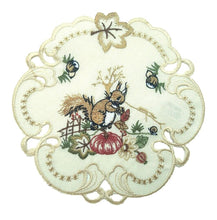 Lade das Bild in den Galerie-Viewer, Tischdecke Eichhörnchen