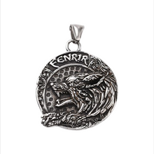 Lade das Bild in den Galerie-Viewer, Fenrir’s Shield of Fury Edelstahl Kettenanhänger – beidseitig graviert