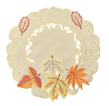 Lade das Bild in den Galerie-Viewer, Kastanie Herbst Blatt Tischläufer Tischdecke Mitteldecke Deckchen gestickt creme
