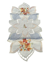 Lade das Bild in den Galerie-Viewer, Eichen Ahorn Kastanie Herbst Tischläufer Tischdecke Mitteldecke Deckchen creme