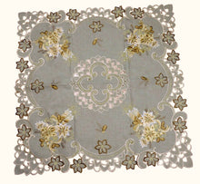 Lade das Bild in den Galerie-Viewer, Beige / Gold Weihnachtsdecke Tischläufer Mitteldecke Tischband bestickt