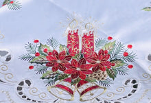 Lade das Bild in den Galerie-Viewer, Weiße Mitteldecke Tischdecke Weihnachten Weihnachtsdecke 85 x 85 cm Bestickt