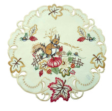 Lade das Bild in den Galerie-Viewer, Tischdecke Eichhörnchen