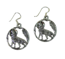 Lade das Bild in den Galerie-Viewer, Ohrringe Ohrhänger mit Anhänger Heulender Wolf Silber Indianerschmuck