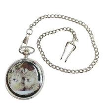 Lade das Bild in den Galerie-Viewer, Taschenuhr mit Sprungdeckel und Kette 2 Wölfe Western Cowboy