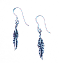 Lade das Bild in den Galerie-Viewer, Ohrringe Ohrhänger Feder 925 er Sterling Silber Indianerschmuck
