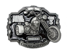 Lade das Bild in den Galerie-Viewer, Buckle Gürtelschnalle für Wechselgürtel Ride Free on 3 Trike Lizensiert