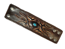 Lade das Bild in den Galerie-Viewer, Echt Lederarmband Westernarmband BREIT braun türkiser Stein