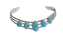 Lade das Bild in den Galerie-Viewer, Armreif Armspange 925er Sterling Silber 5 Türkise Handarbeit Navajo