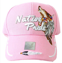 Lade das Bild in den Galerie-Viewer, Baseballcap Base Cap Mütze mit Schild und bestickt mit Wolf Federn Native Pride