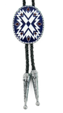 Lade das Bild in den Galerie-Viewer, Bolo Tie Westernkrawatte Indianisches Ornament Lederkordel verstellbar mit Clip