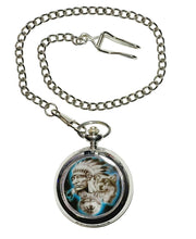 Lade das Bild in den Galerie-Viewer, Taschenuhr mit Sprungdeckel und Kette Native American Wolf Federhaube Western