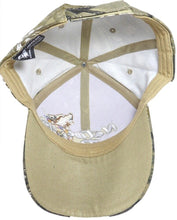 Lade das Bild in den Galerie-Viewer, Baseballcap, Mütze mit Schild bestickt mit Adler oder Wolf u. Federn Camouflage