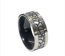 Lade das Bild in den Galerie-Viewer, Shadow Mosaic  Ring Bandring aus Edelstahl, 10 mm breit
