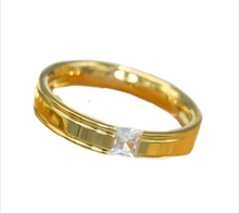 Lade das Bild in den Galerie-Viewer, Golden Spark Slim Ring Bandring Partnerring  Edelstahl mit Zirkonia, 4 mm breit
