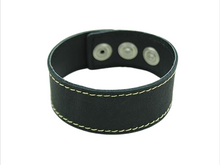 Lade das Bild in den Galerie-Viewer, Urban Cuff Breites Lederarmband mit Ziernaht, verstellbar – 2,5 cm breit
