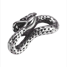 Lade das Bild in den Galerie-Viewer, Dragon Claw Steel Drachenkopf-Anhänger aus Edelstahl – 27 × 13 × 13 mm
