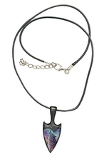 Lade das Bild in den Galerie-Viewer, Lunar Wolf – Night Spirit Kette Wolf Anhänger – Wachsband 43 + 5 cm – Fantasy
