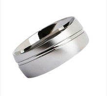 Lade das Bild in den Galerie-Viewer, Steel Line  Ring Bandring Partnerringmit Mittelrille aus Edelstahl, 8 mm breit
