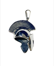 Lade das Bild in den Galerie-Viewer, Aquila Maximus – Gladiatorenhelm Anhänger aus Edelstahl, ca. 50 × 35 × 23 mm
