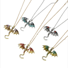 Lade das Bild in den Galerie-Viewer, Drachenwächter Amulett Kette mit großem Drachenanhänger, 5 Farben
