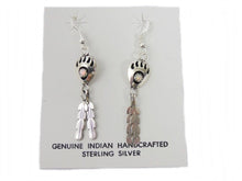 Lade das Bild in den Galerie-Viewer, Ohrringe Ohrhänger 925er Sterling Silber, Bärentatzen und Opal Navajo Indianer
