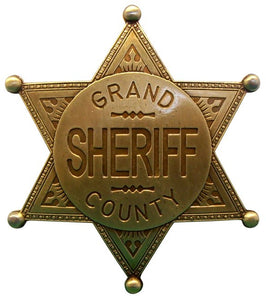 Anstecker Pin Button Sheriff Stern Grand County messingfarben