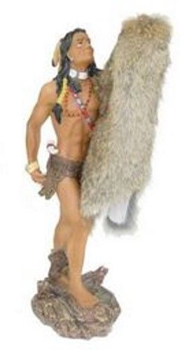 Deko Western Indianer mit Wolfsfell Wolf handbemalt aus Polyresin 34 cm