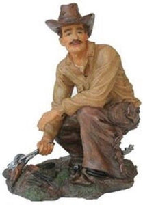 Deko Cowboy mit Schmiedeeisen Figur 14 x 9 x 17 cm groß handbemalt aus Polyresin