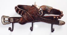 Lade das Bild in den Galerie-Viewer, 3er Kleiderhaken Garderobehaken Wandhaken Western Belt &amp; Gun, Holster Colt 30cm
