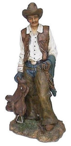 Deko Western Cowboy mit Sattel Figur 31 cm groß handbemalt aus Polyresin